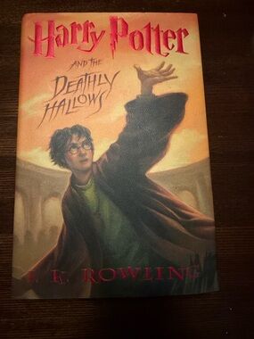 Harry Potter and the Deathly Hallows by J.K. Rowling - 2007 1st Edition